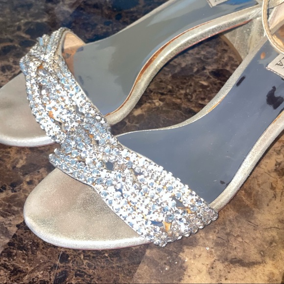 Wms 8.5 Badgley Mischka Chunky Heel Sandals Gold /Rhinestone - Picture 7 of 13